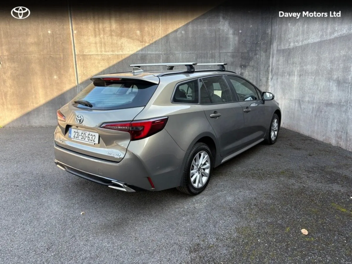 Toyota Corolla HYBRID LUNA T/ T/S 4DR AUTO - Image 2