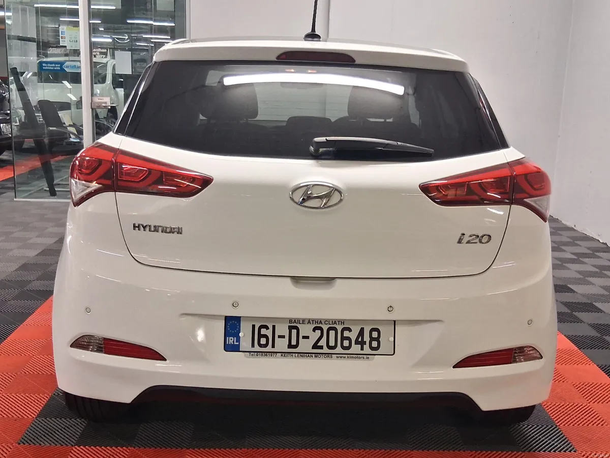 2016 Hyundai i20 **PAN ROOF - PREMIUM** - Image 4