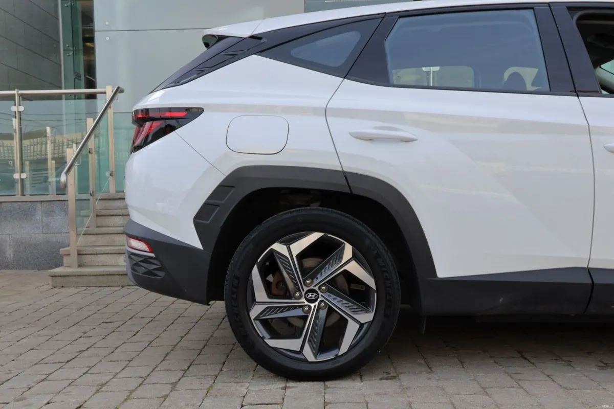 Hyundai Tucson 4WD Comfort Plus Auto PHEV - Plug i - Image 5
