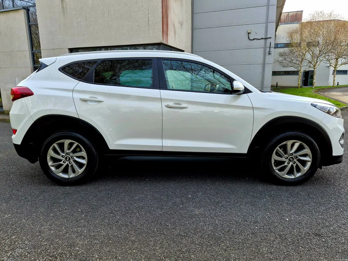 2018 HYUNDAI TUCSON 1.7D EXECUTIVE LOW MILES - Image 2