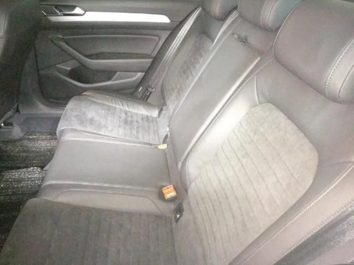 Volkswagen Passat TDI ELEGANCE LINE, Automatic, Lo - Image 4