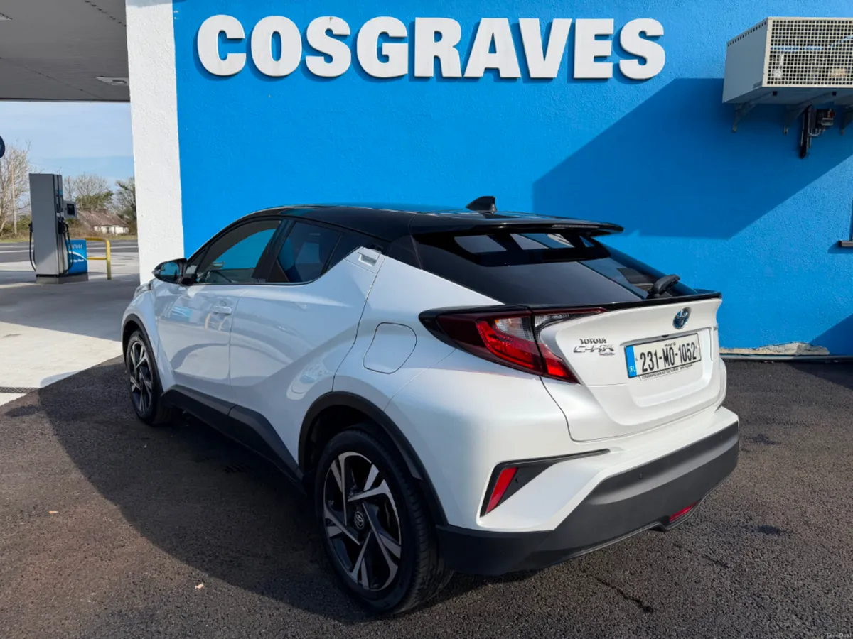 Toyota C-HR Hybrid Sport Bi-tone 4DR *FULL TOYOTA - Image 4