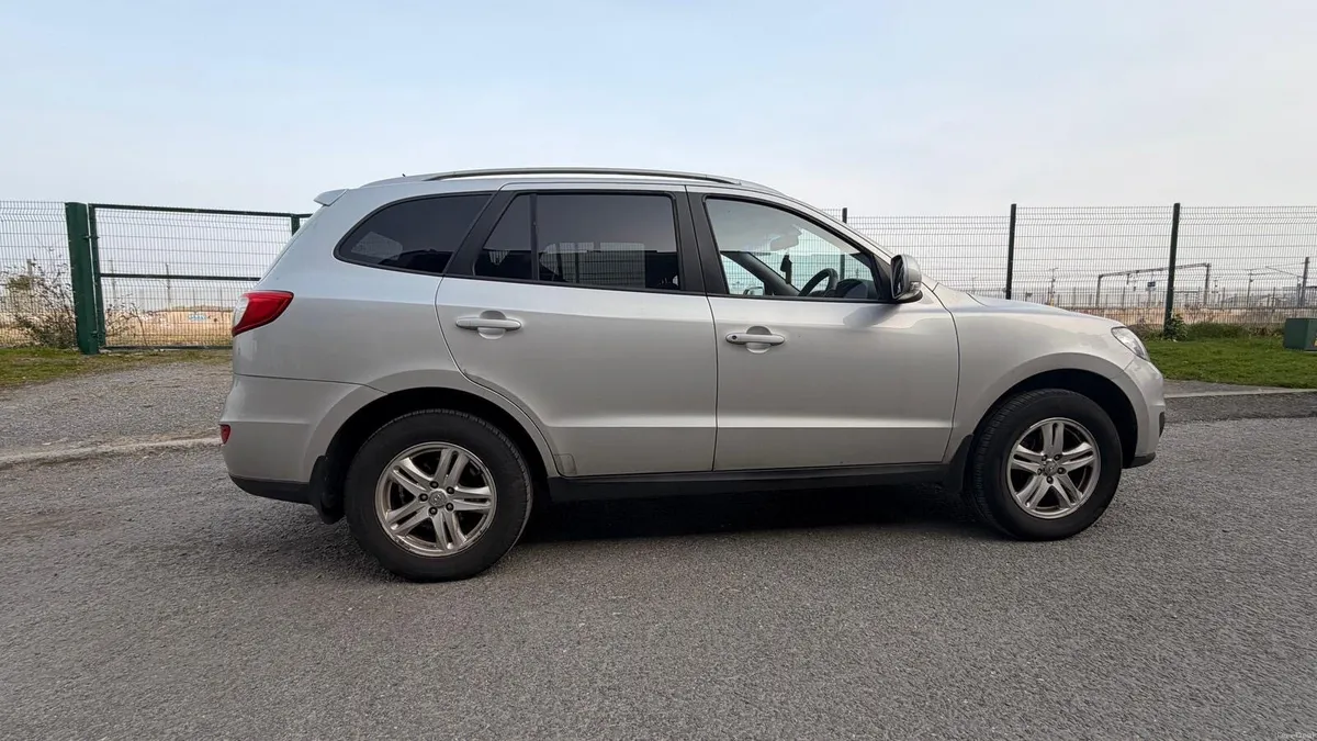 Hyundai Santa Fe 2012 2.2 Diesel - Image 3