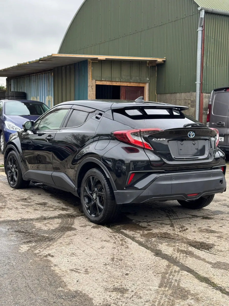 Toyota CHR G LED White Leather Trim 2019 - Image 4