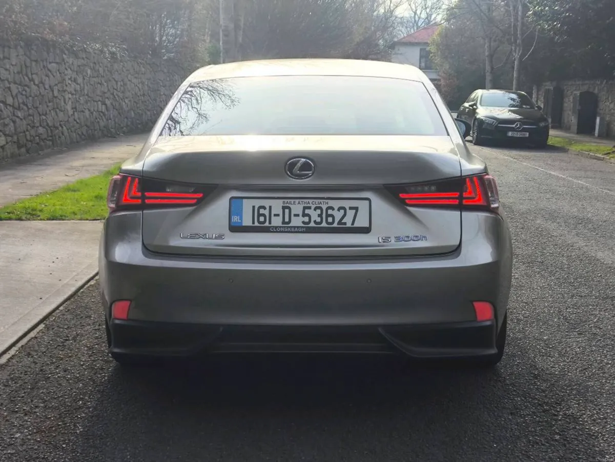 2016 LEXUS IS300H SPORT - Image 3