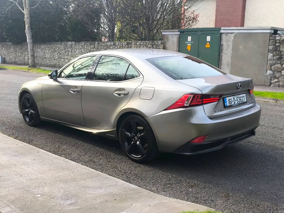 2016 LEXUS IS300H SPORT - Image 4