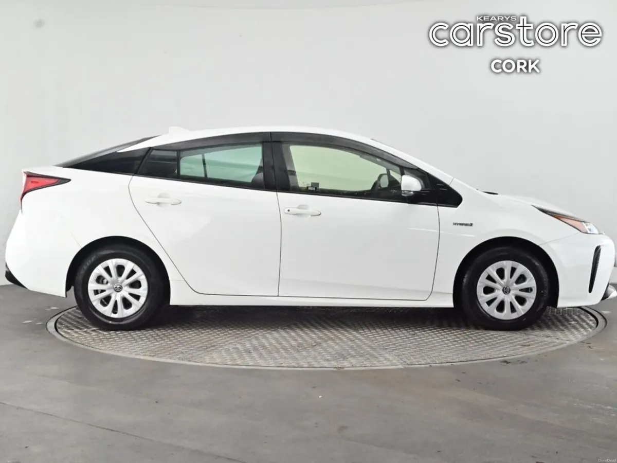 Toyota Prius 1.8 Hybrid Auto - Image 2