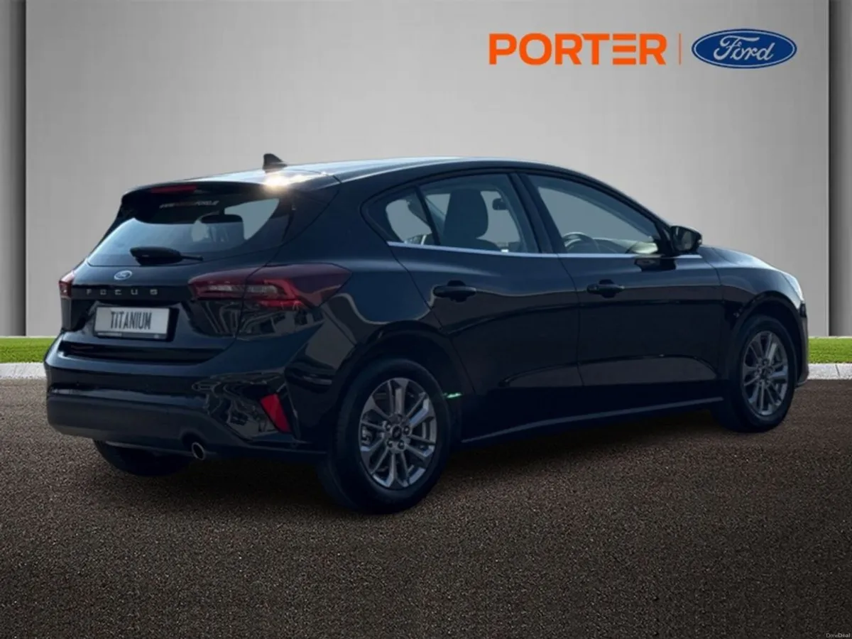 Ford Focus AUTO 155PS 1.0 TITANIUM *WINTER PACK* - Image 3