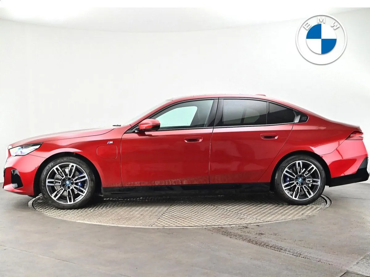 BMW 5-Series 530e M Sport Saloon - Image 3