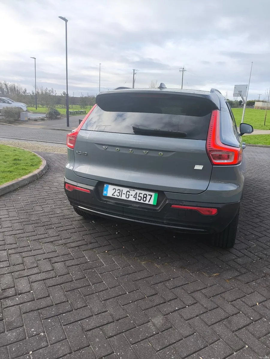 Volvo XC40 2023 - Image 3