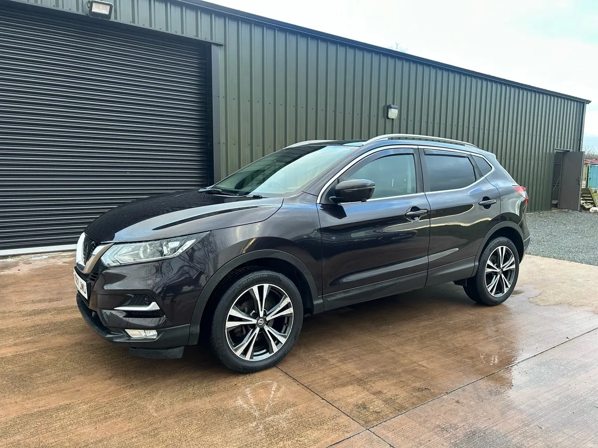 2017 Nissan Qashqai 1.5dCi N-Connecta 5dr - Image 1
