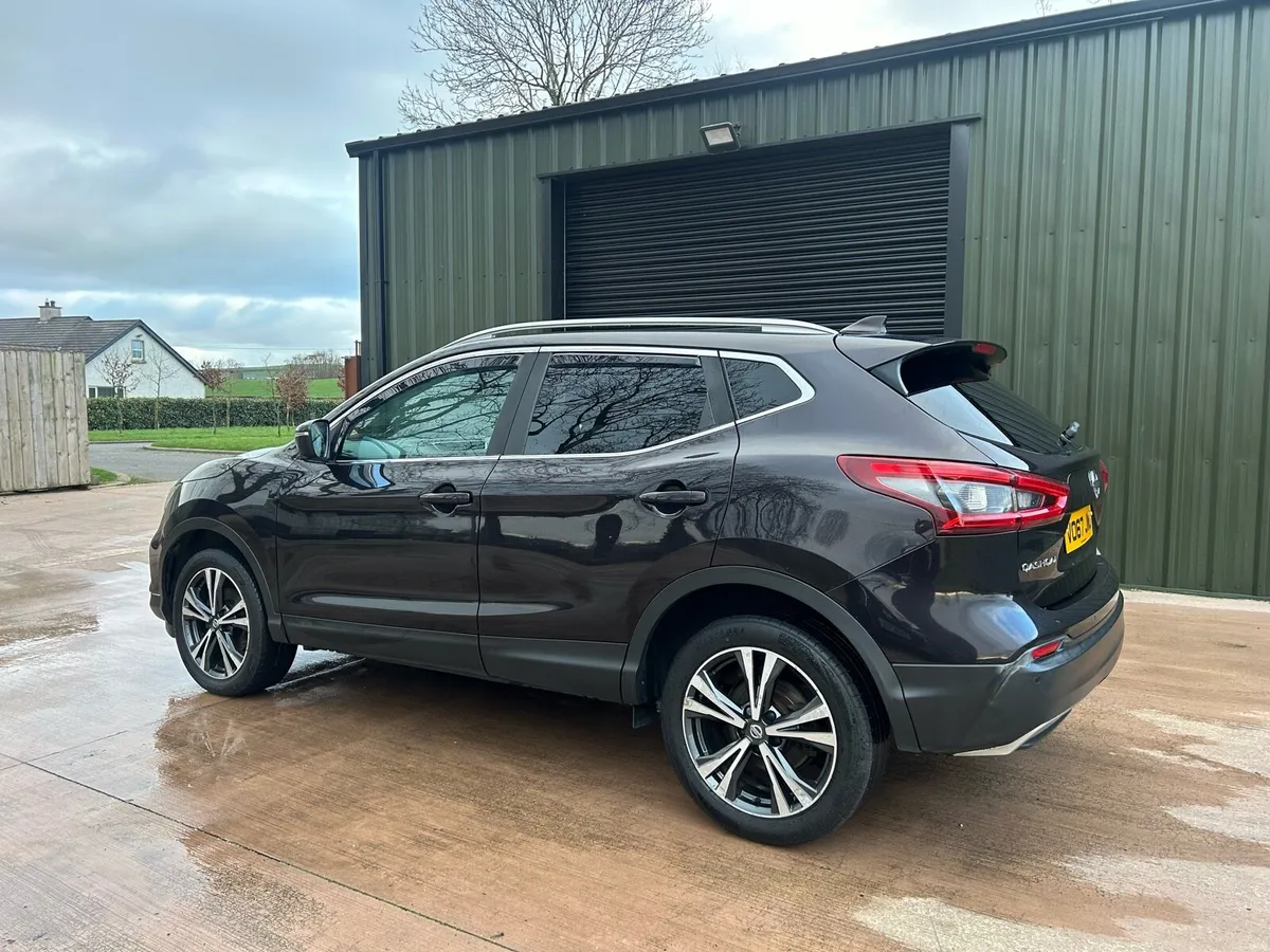 2017 Nissan Qashqai 1.5dCi N-Connecta 5dr - Image 2