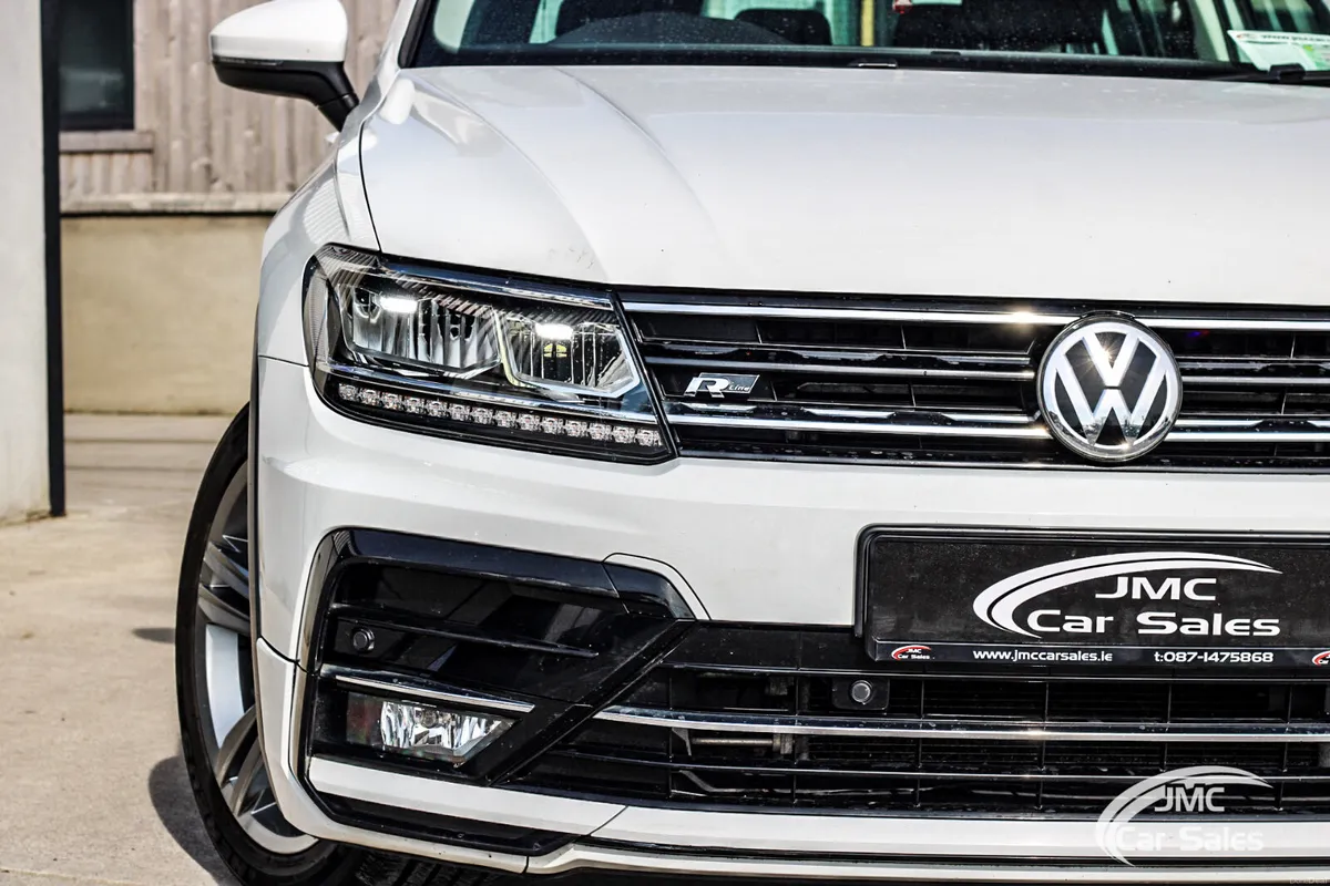 2019 VOLKSWAGEN TIGUAN R-LINE PAN ROOF - Image 6