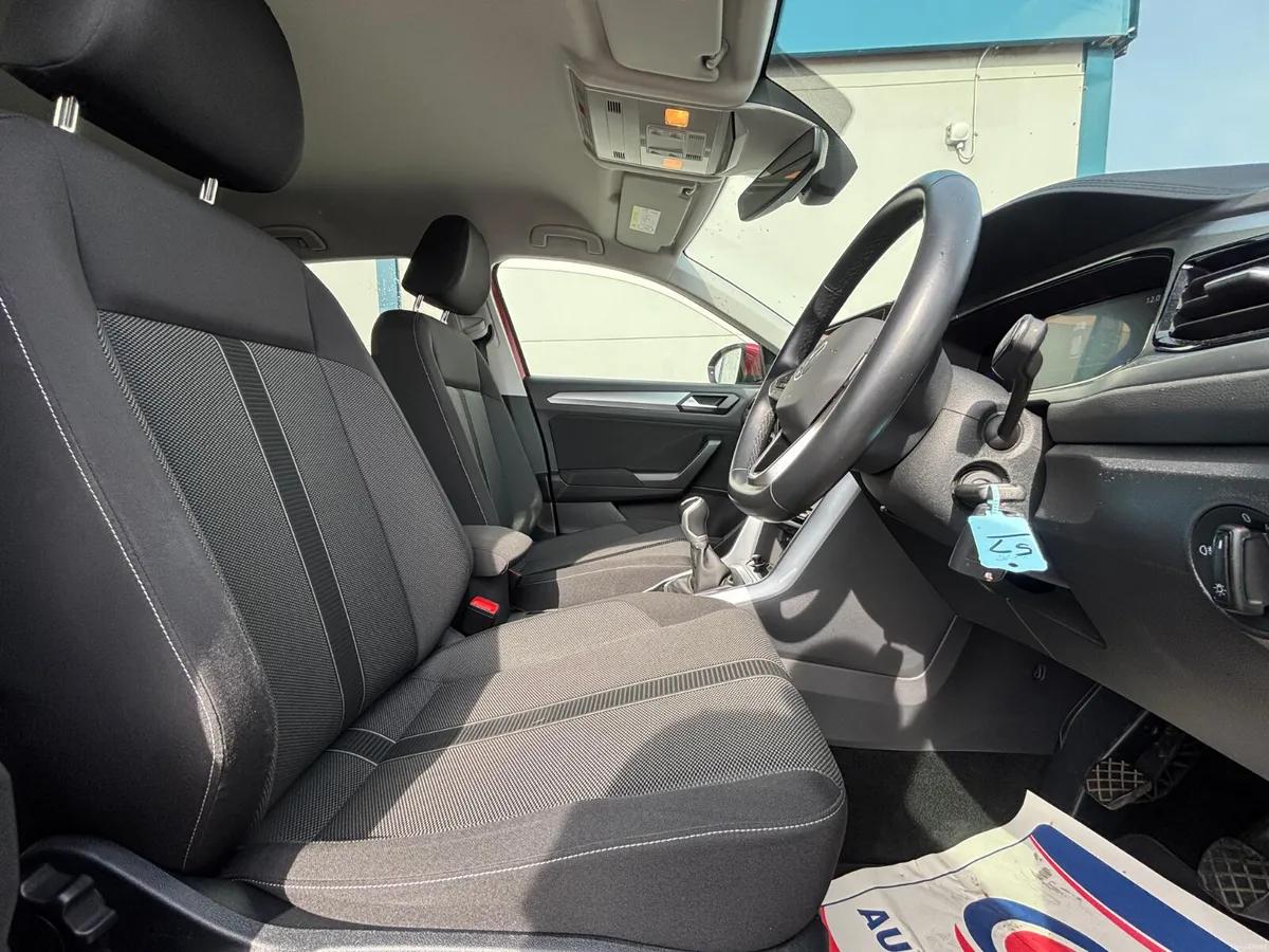 Volkswagen T-Roc 2023 - Image 4