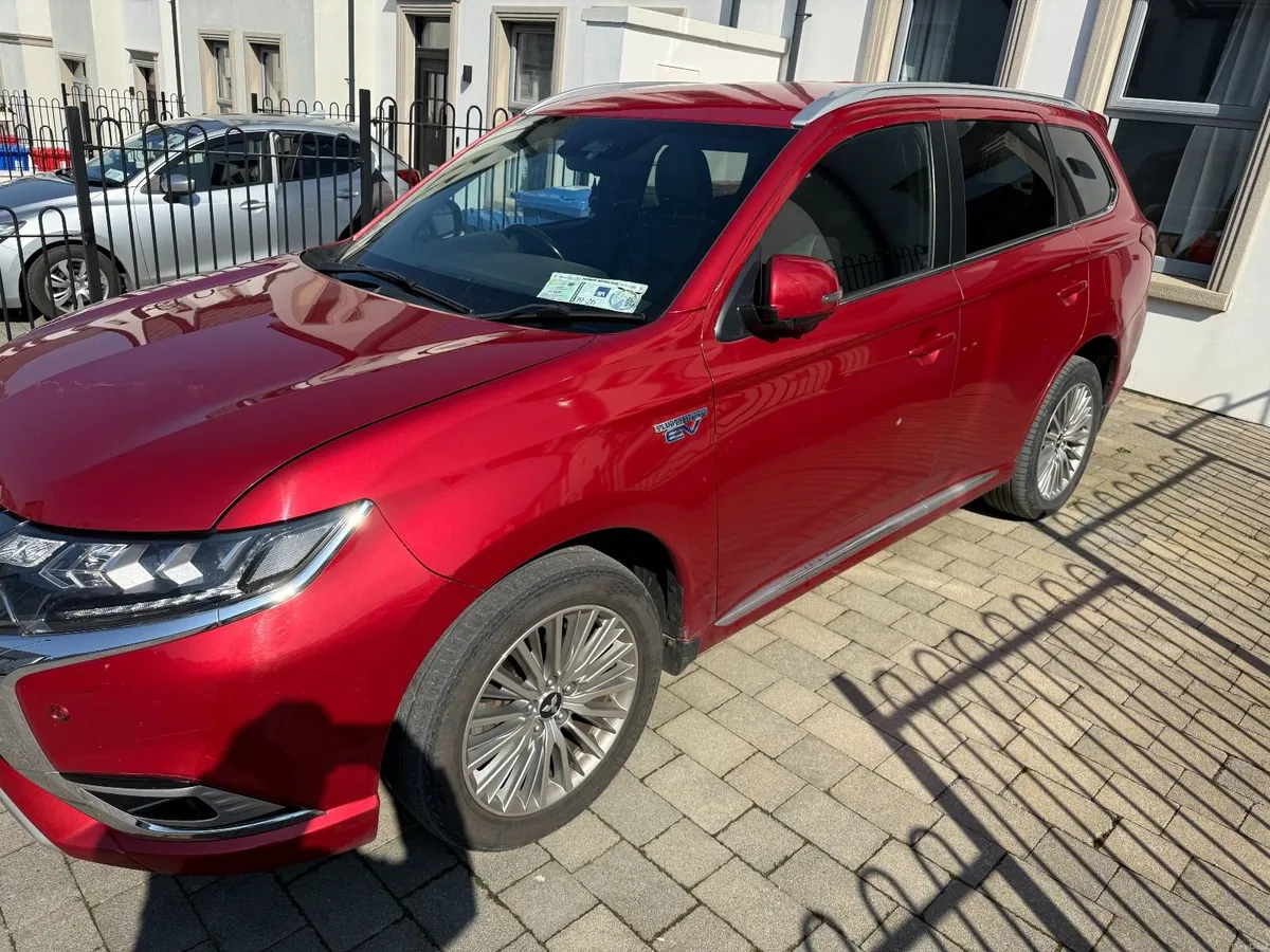 2018 Mitsubishi Outlander 2.4 Petrol Plug-in Hybri - Image 2