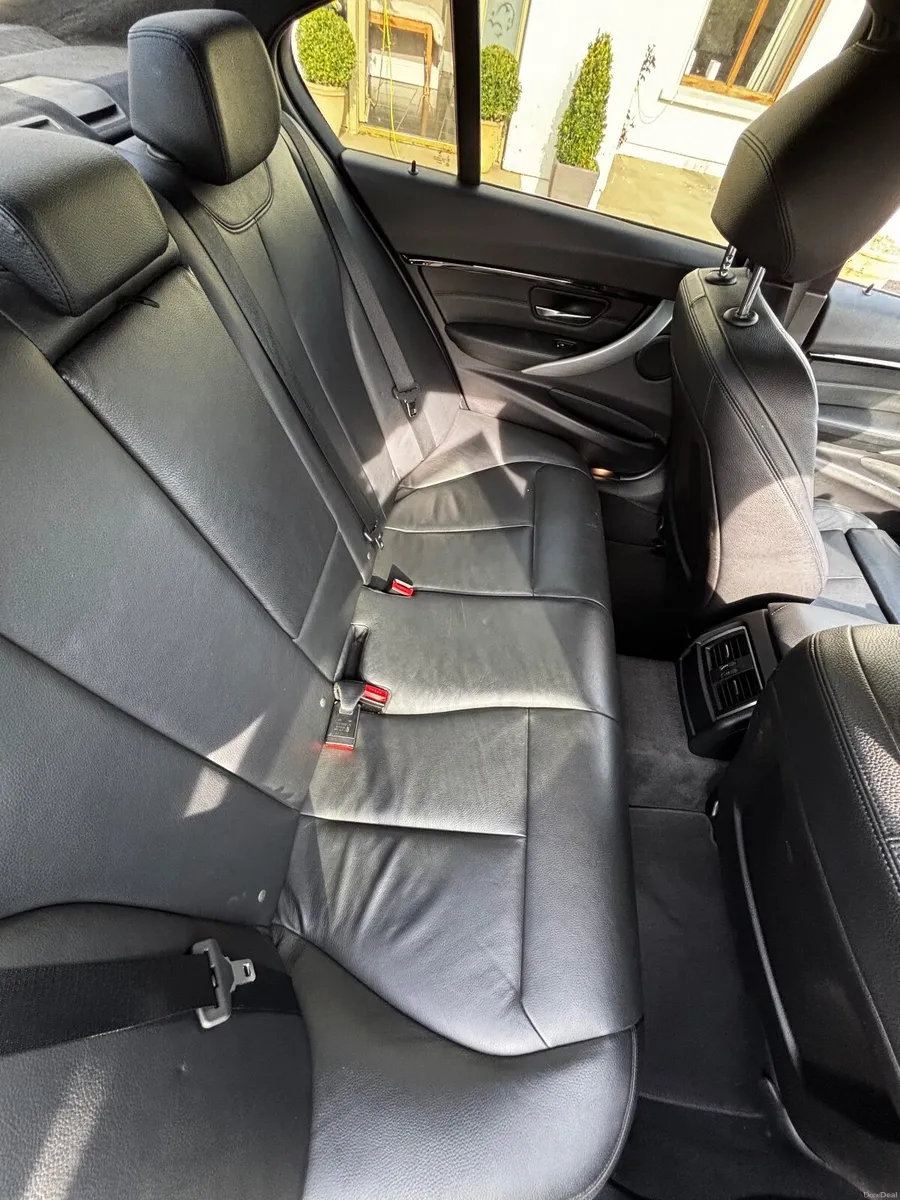 BMW 3-Series 2016 - Image 2