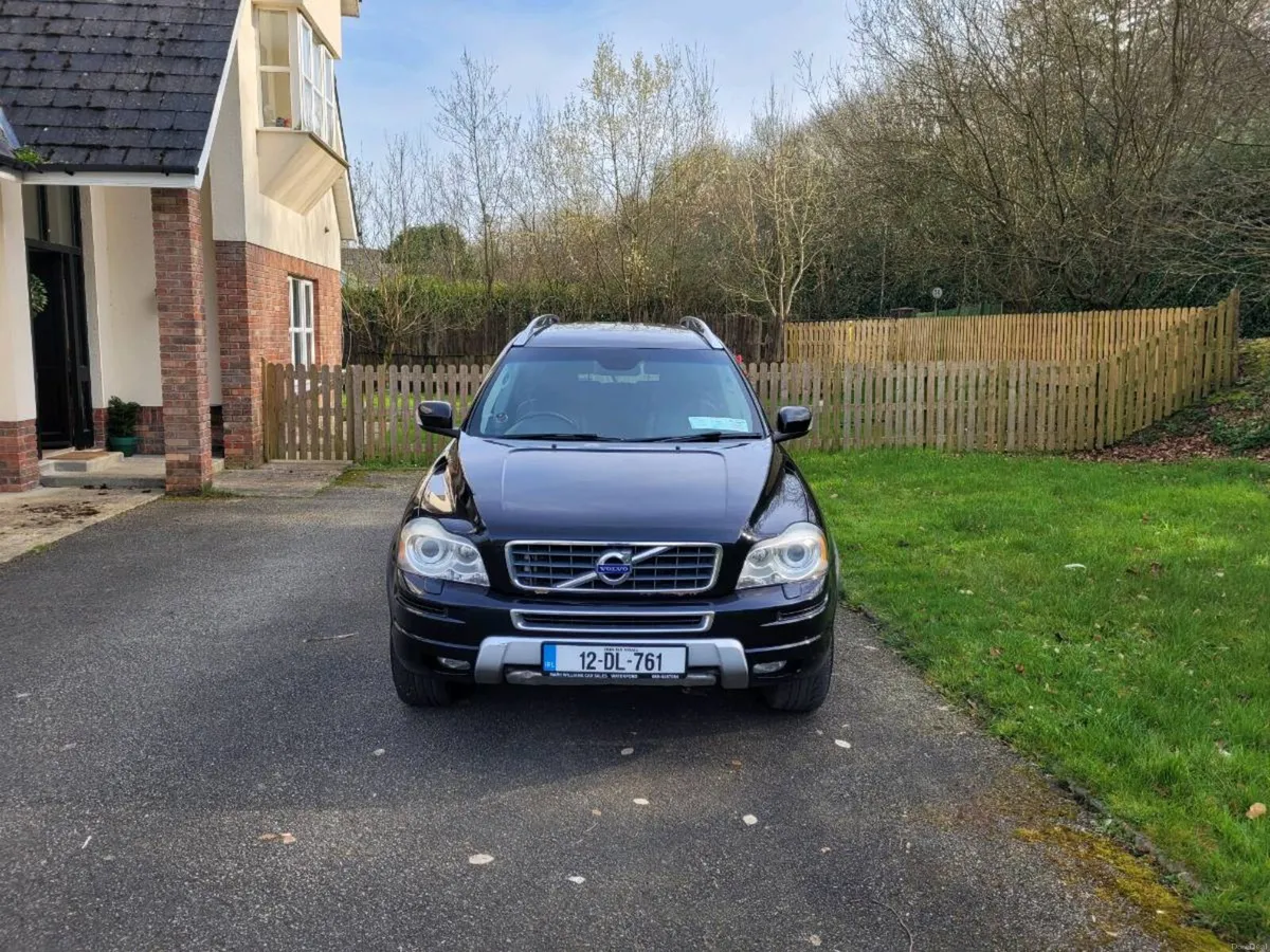 Volvo XC90 - Image 1