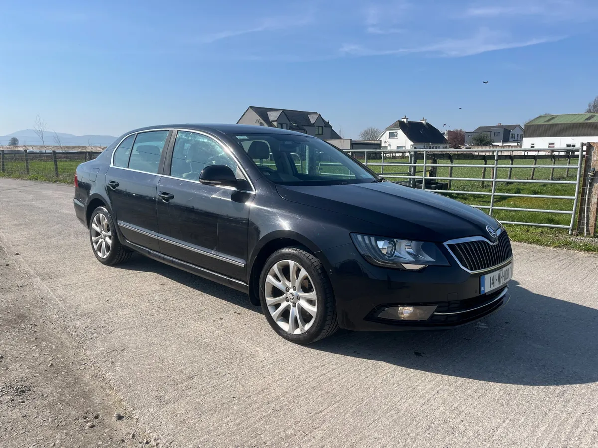 Skoda Superb 2014 - Image 1