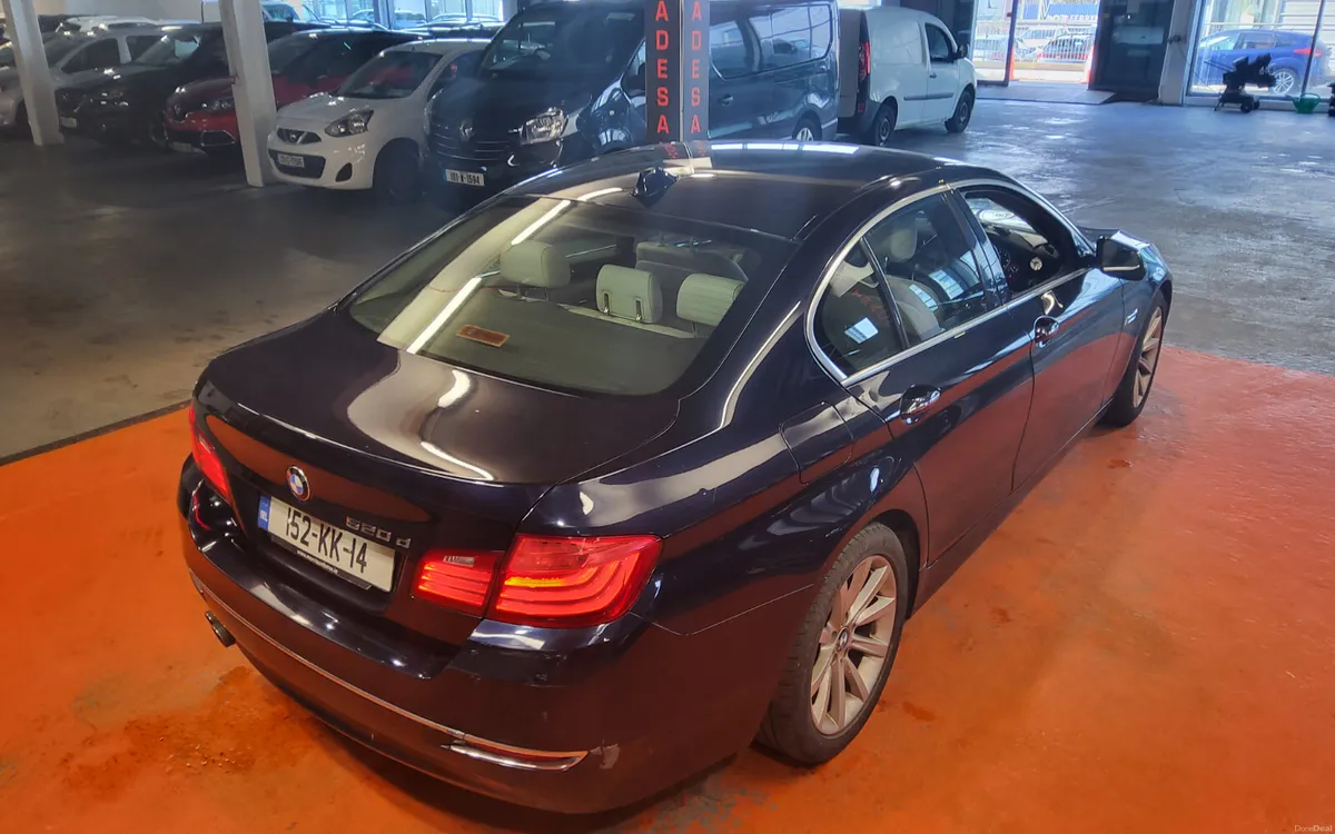 BMW 5-Series 2015 - Image 2