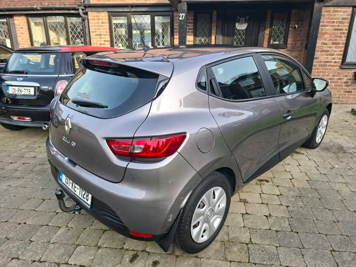 RENAULT CLIO 1.1 PETROL 2015 VERY CLEAN CAR - Image 3