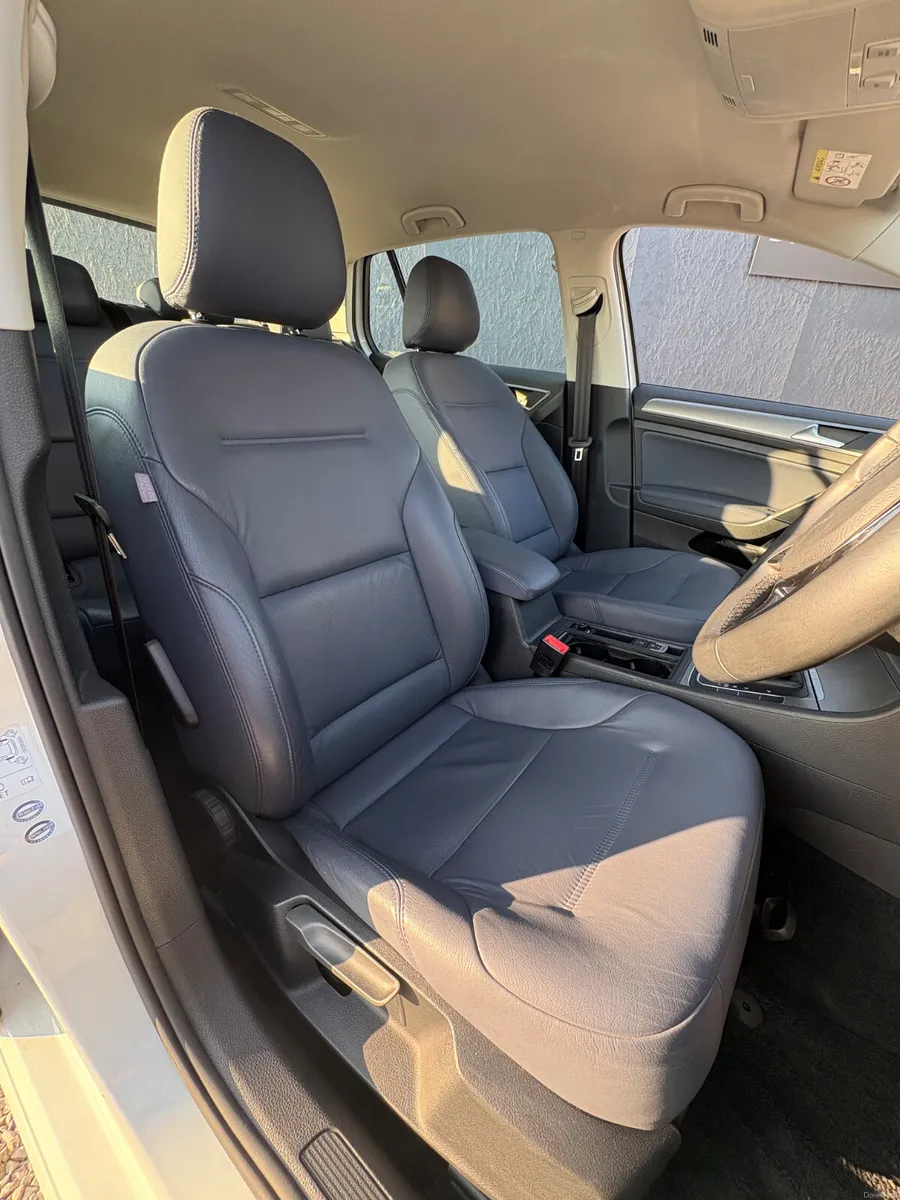 Volkswagen Golf 1.2 TSi Automatic Very Low KM - Image 3