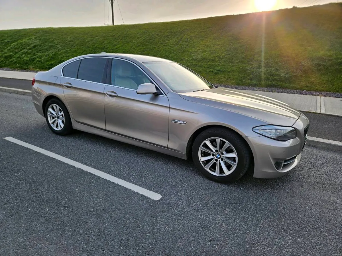 BMW 520D AUTOMATIC 
AUTOMATIC GEARBOX 
FULLY SERVI - Image 2