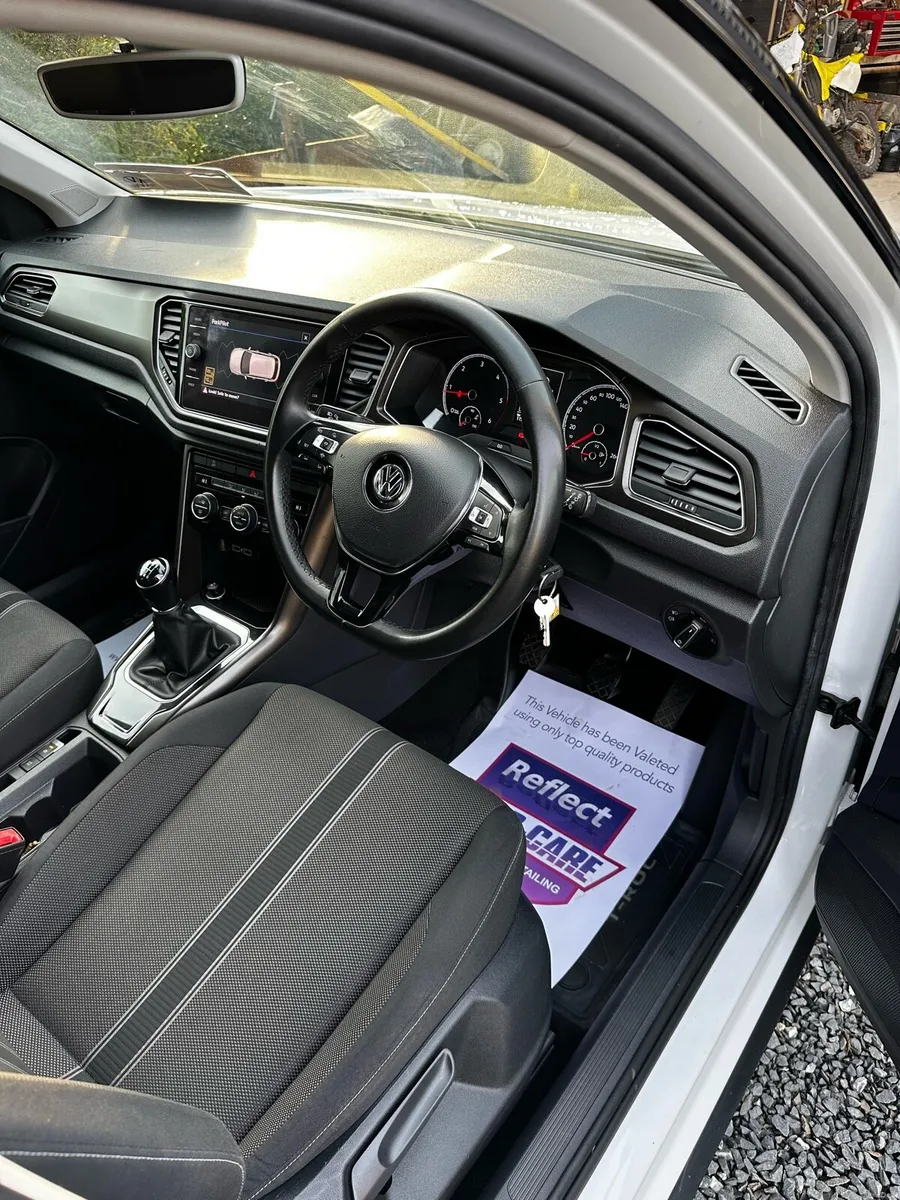 Volkswagen t-roc - Image 2