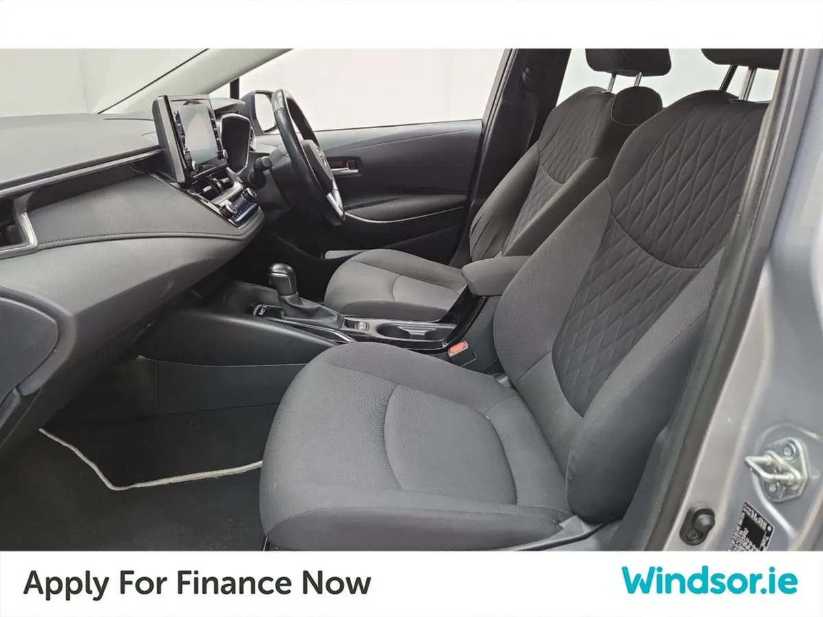 Toyota Corolla 1.8 Hybrid Luna Saloon - Image 4