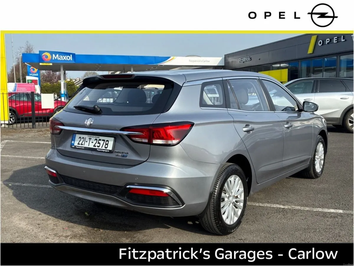 MG MG5 2WD Auto Excite Electric - Image 4