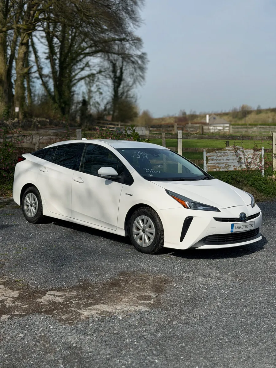 Toyota PRIUS 2019 | 1.8 HYBRID | AUTOMATIC | - Image 1