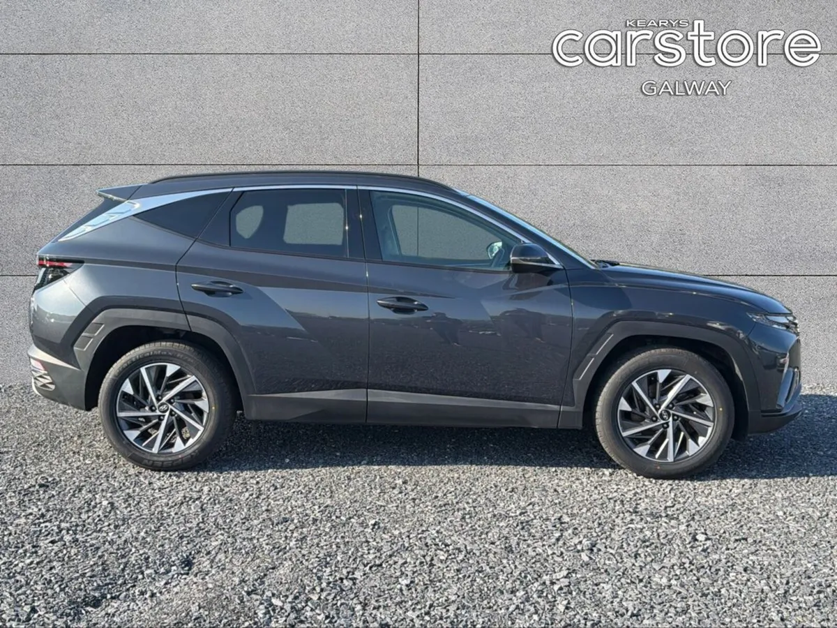 Hyundai Tucson 2WD Executive Plus - Image 2