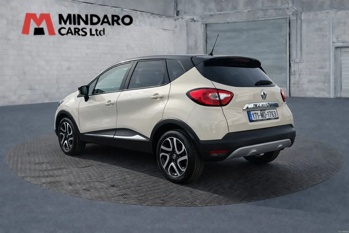 Renault Captur 1.5 dCi Signature//VERY LOW KMS - Image 2