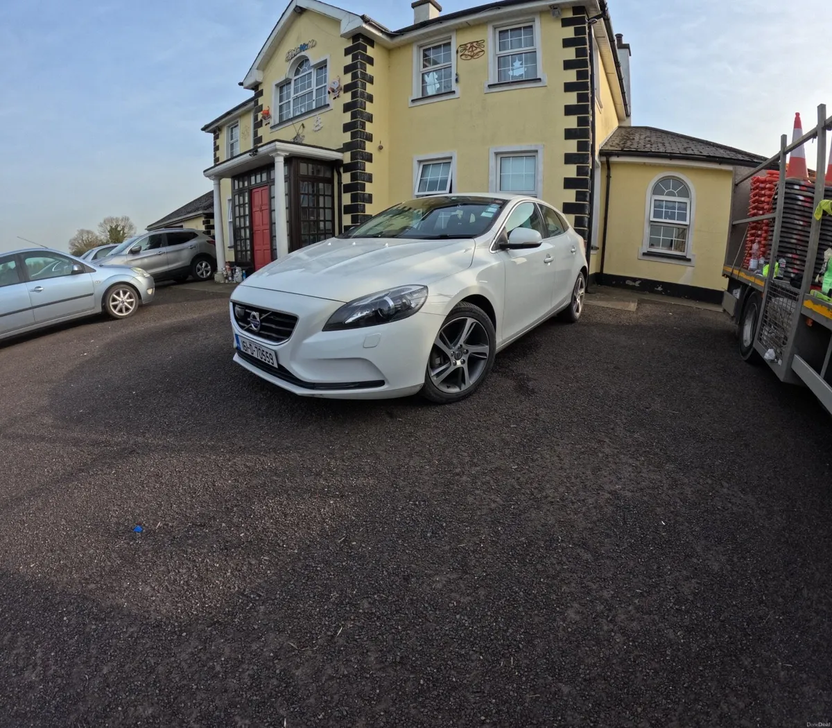 Volvo V40 2016 - Image 1