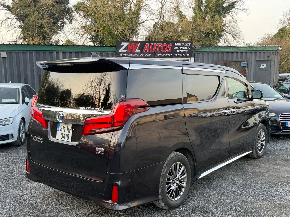 21 Toyota Alphard Hybrid Executive Lounge Seats - Image 6