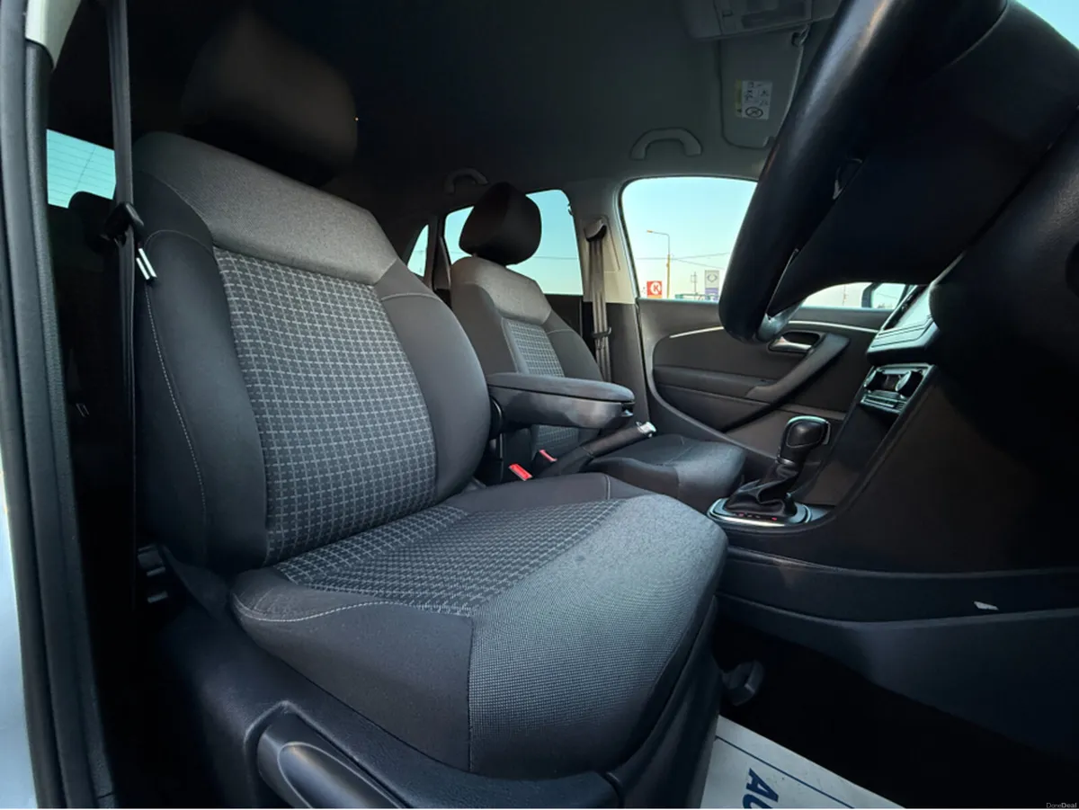 Volkswagen Polo 1.2 TSI AUTO COMFORT-  REVERSE CAM - Image 3