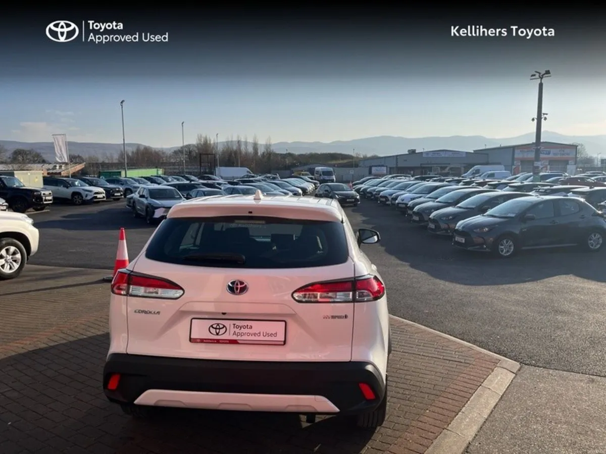 Toyota Corolla Cross CROSS LUNA 1.8 - Image 4