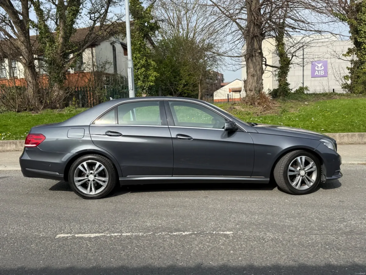 Mercedes-Benz E-Class 220 CDI BLUE EFFICIENCY SE 4 - Image 2