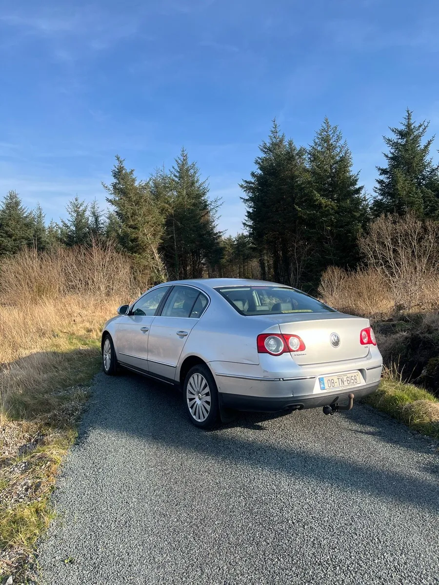 Volkswagen Passat 1.9L 2008 - Image 2