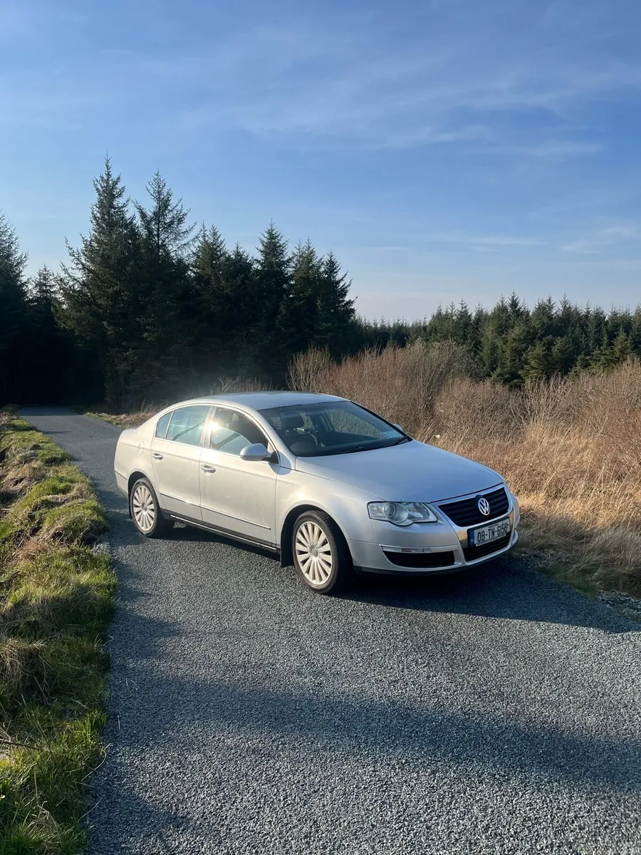 Volkswagen Passat 1.9L 2008 - Image 1