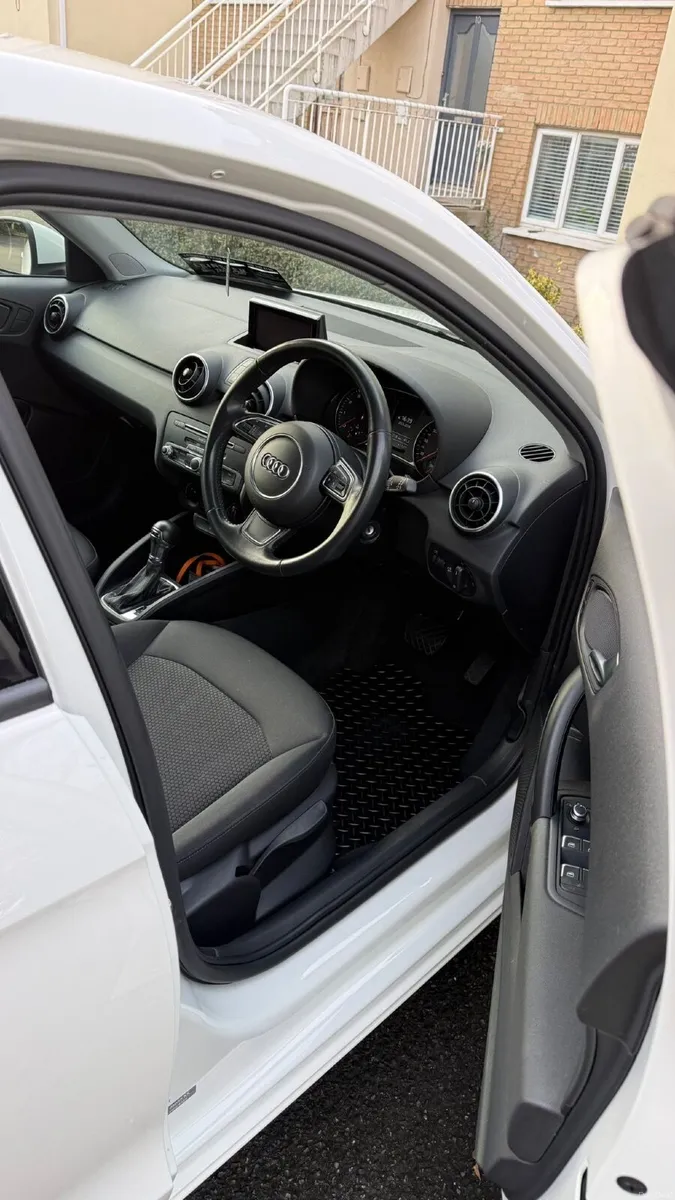 Audi A1 2016 - Image 2