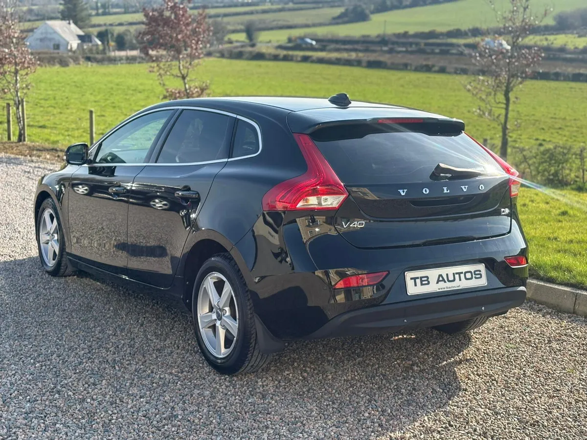 151 Volvo V40 1.6 D2 SE - Image 4