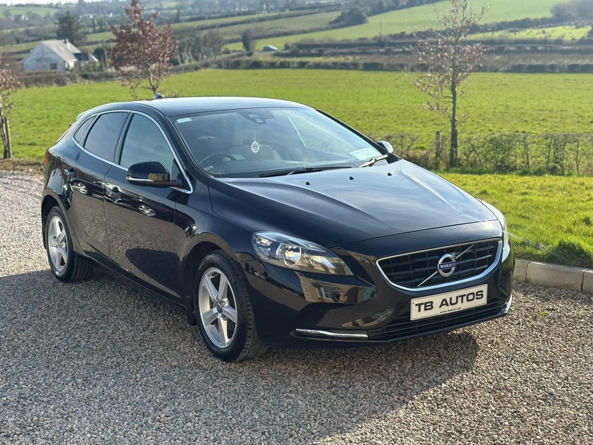 151 Volvo V40 1.6 D2 SE - Image 1