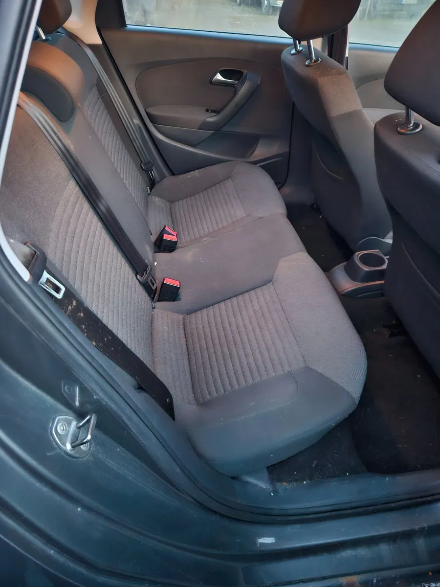 Volkswagen Polo 2011 - Image 2
