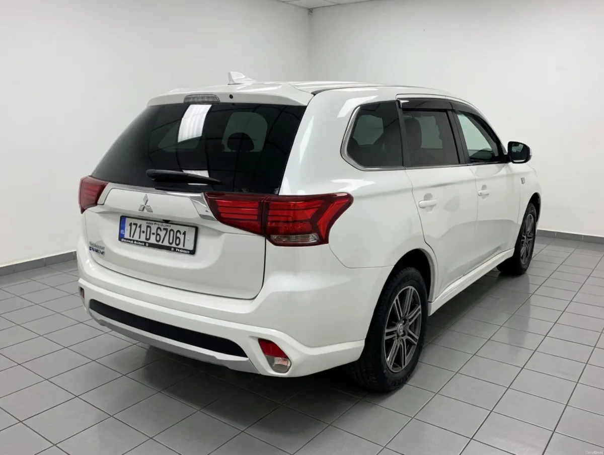 Mitsubishi Outlander 2017 - Image 2