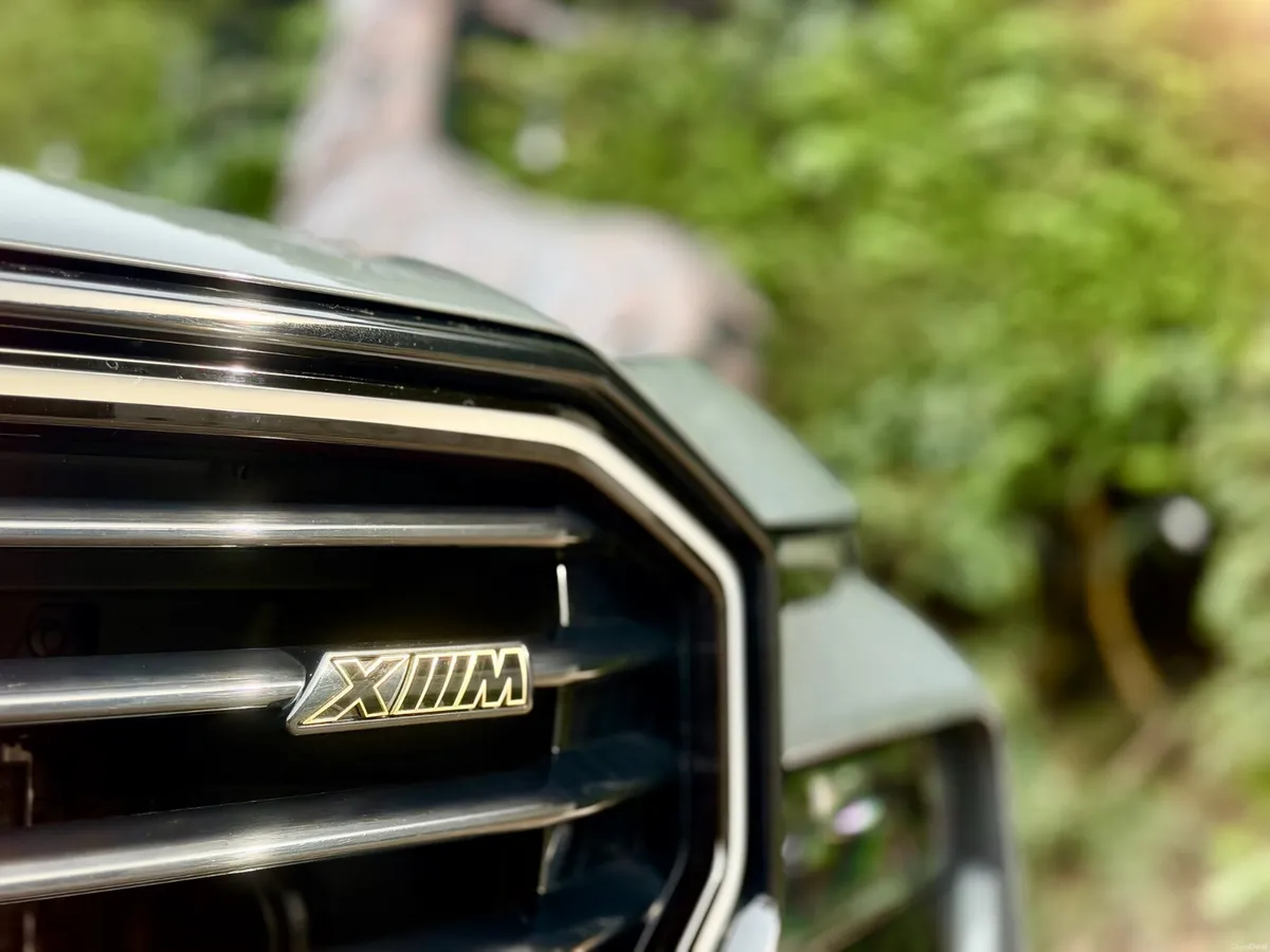 BMW XM 4.4 V8 Hybrid Huge spec - Image 3