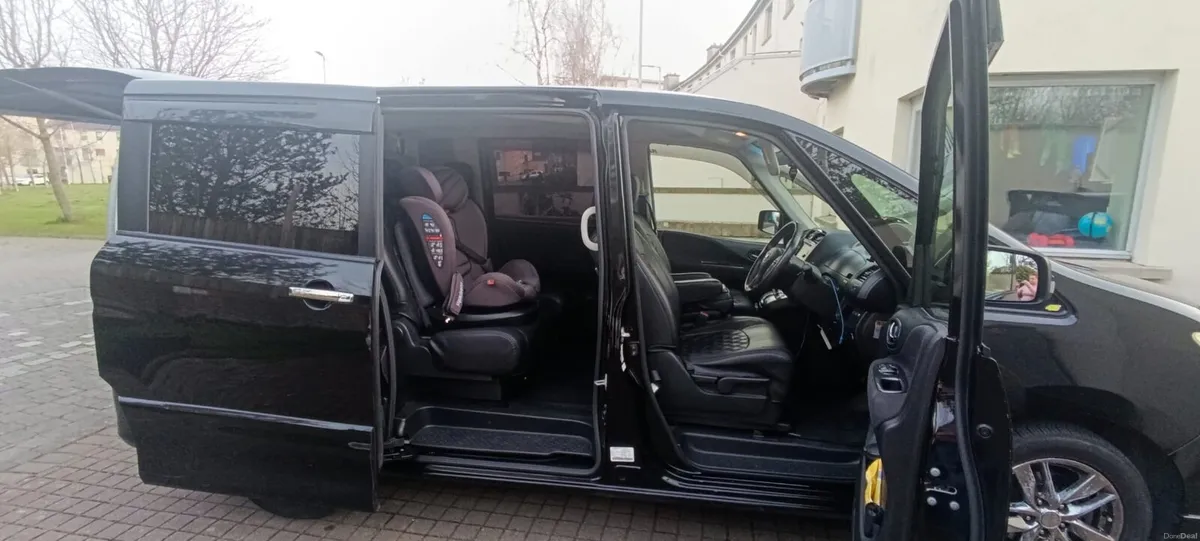 Nissan serena - Image 4