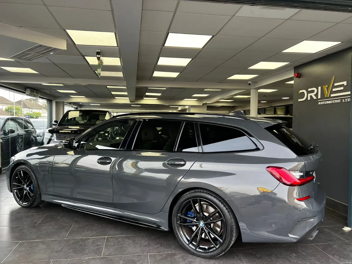 BMW 3-Series 2021 330e M-Sport Pro Edition - Image 4