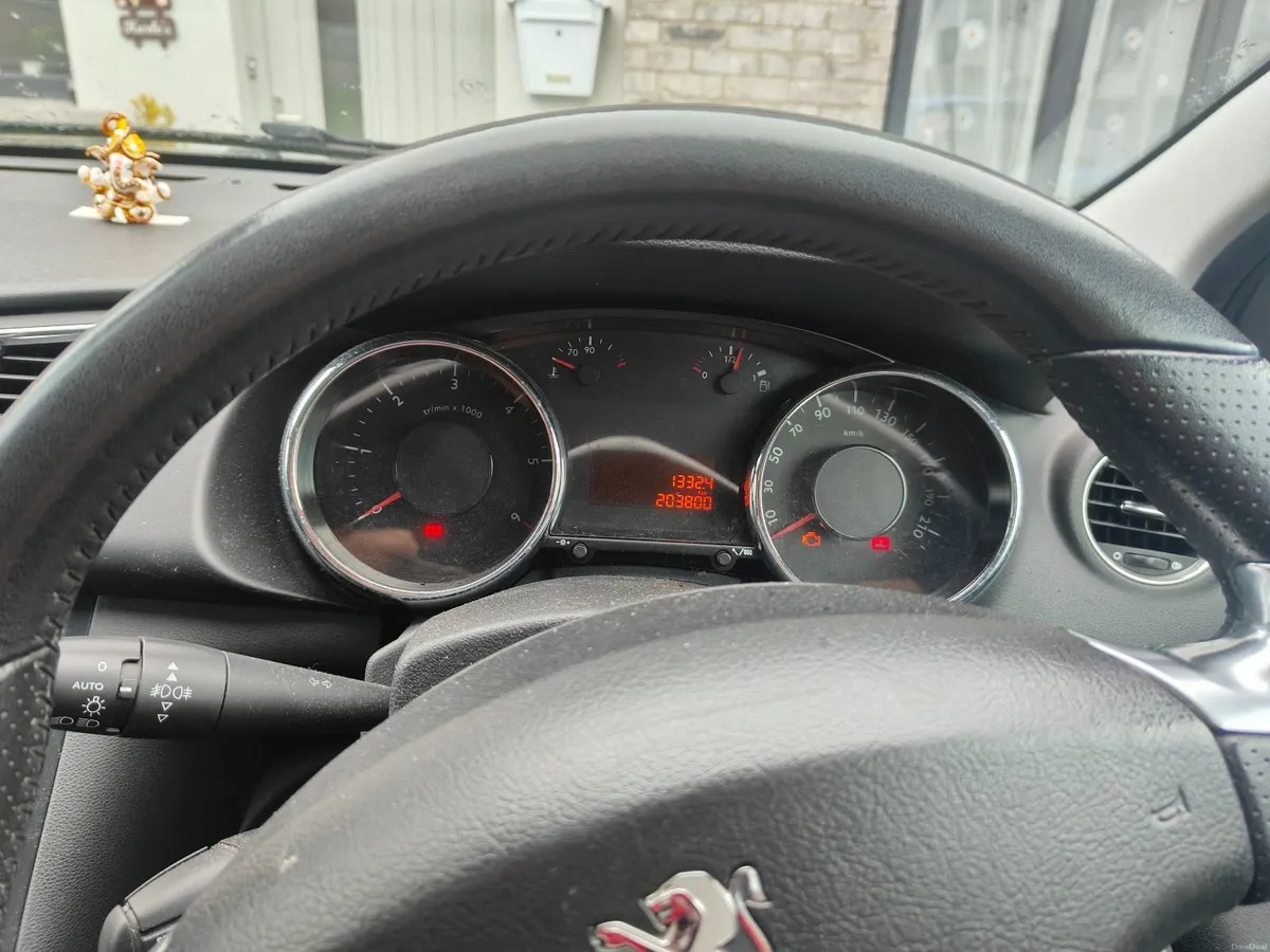 Peugeot 3008 2016 with Sunroof - Image 4