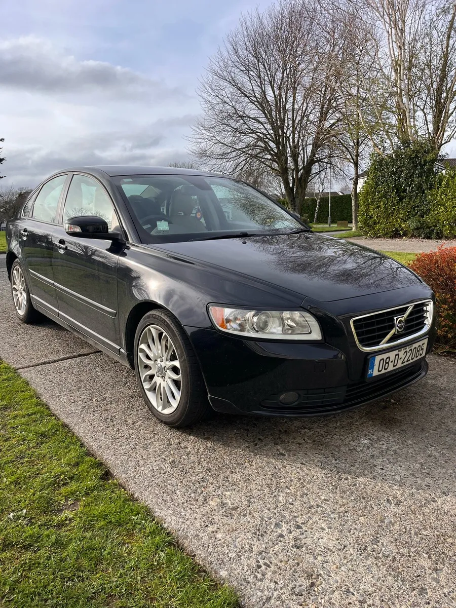 Volvo S40 - Image 1