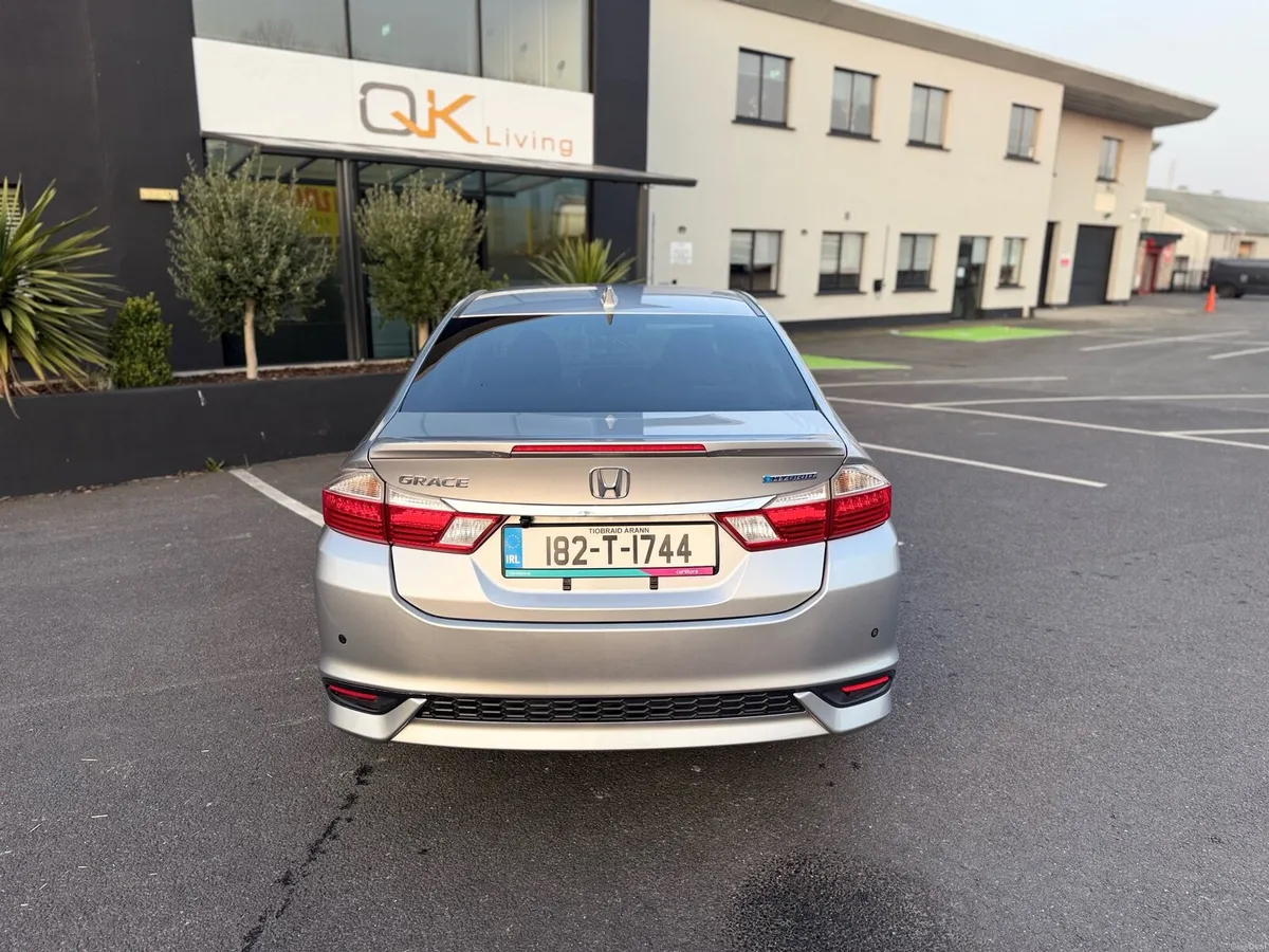 2018 Honda Grace 1.5 petrol Hybrid 68000KM - Image 4